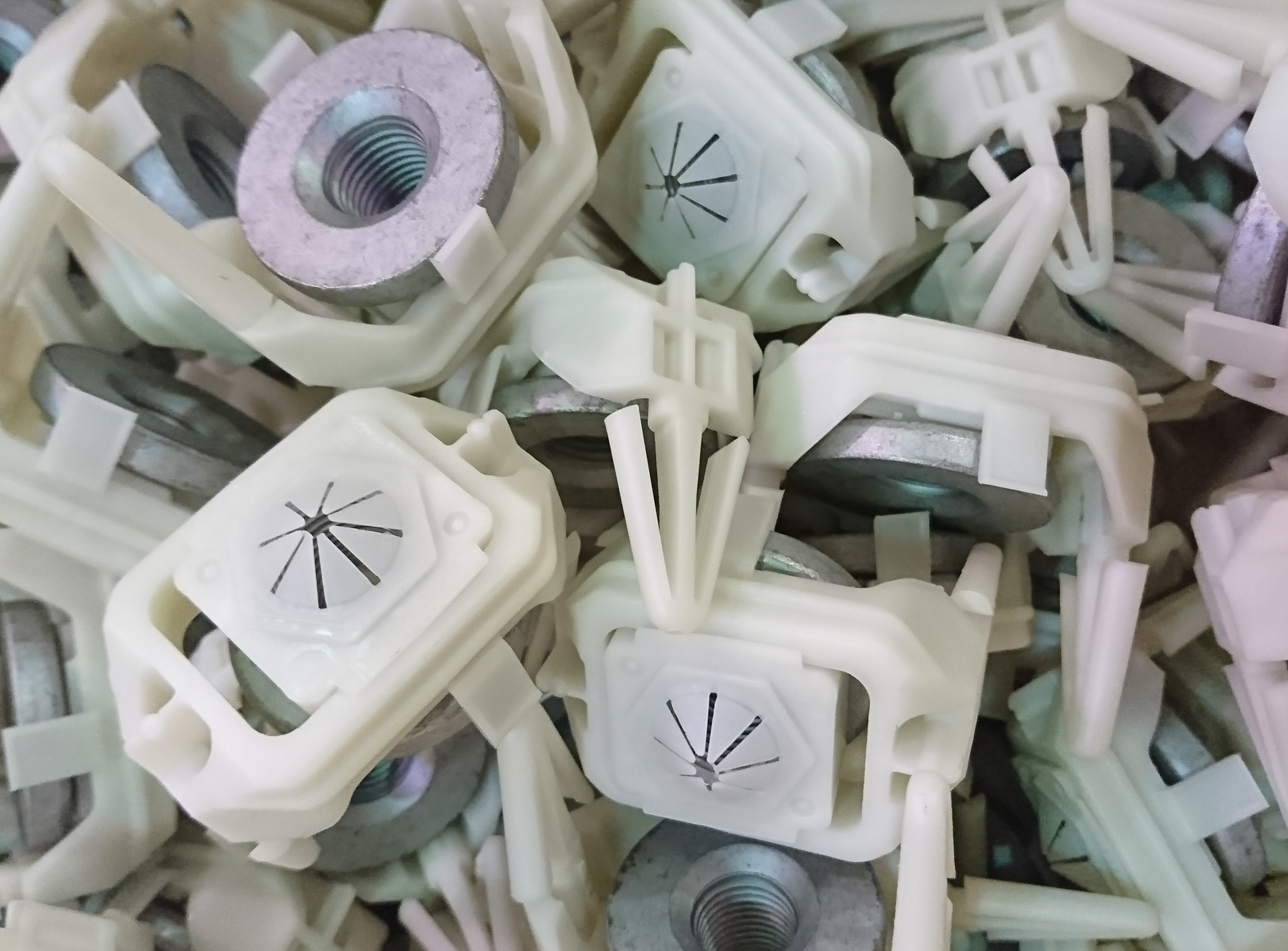 Clips de fixation
